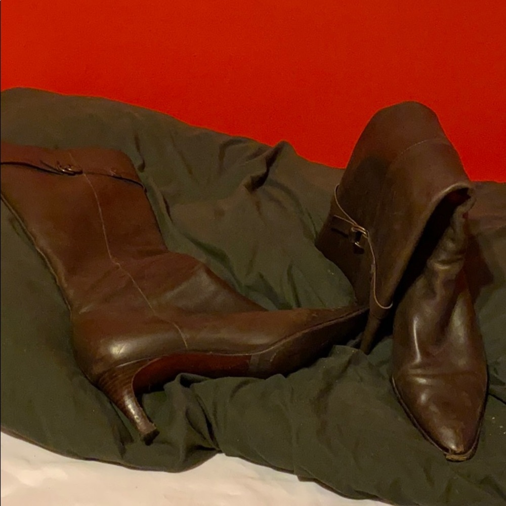 Brown leather boot